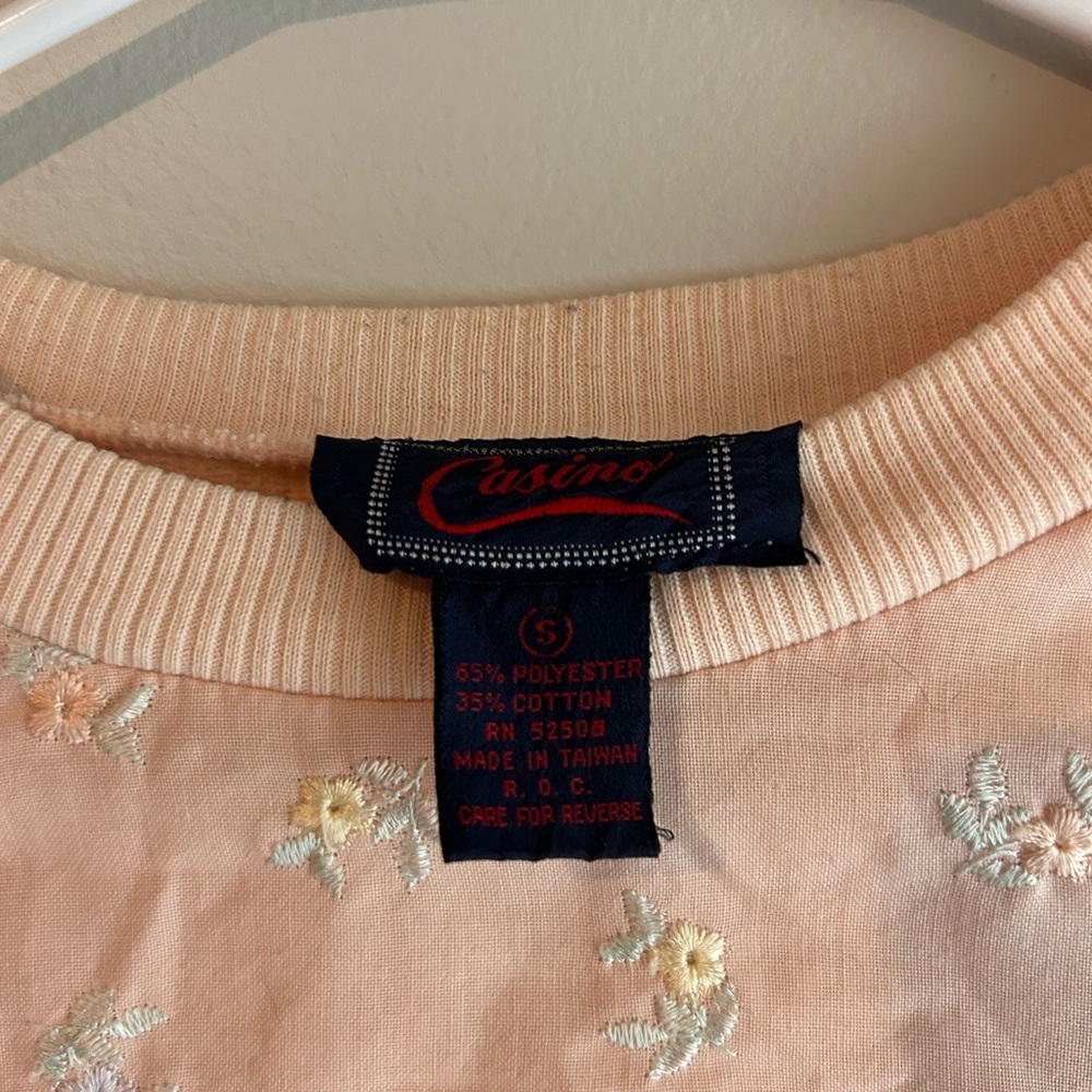 Vintage Casino Beige Chunky Sweater with Pockets and Flowers - Picture 3 of 5